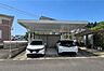 駐車場：屋根に太陽光パネル