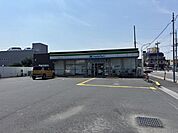 ファミリーマート 川口朝日三丁目店 270m
