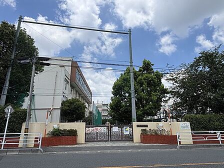 川口市立青木北小学校 290m