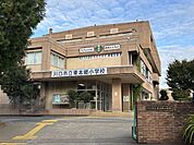 川口市立東本郷小学校 644m