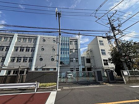 川口市立幸並中学校 340m