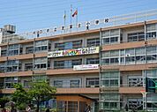 川口市立芝富士小学校 290m