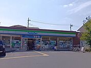 ファミリーマート川口前川店 250m