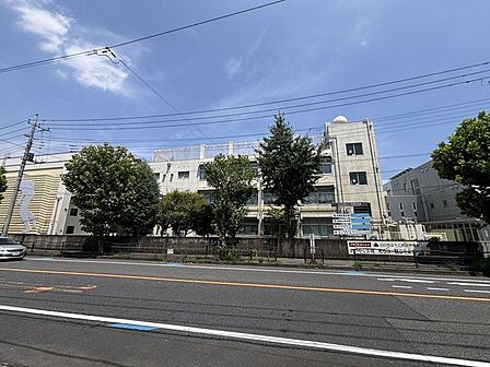 川口市立十二月田中学校 370m