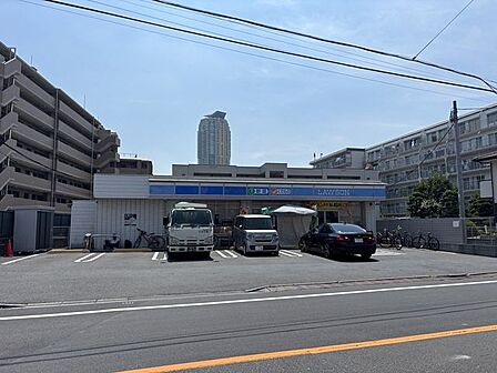 ローソン 川口元郷一丁目店 250m