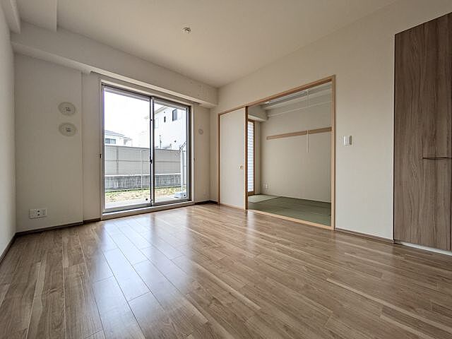 リビング/ダイニング プレサンスロジェ大津瀬田レイクフロント　中古マンション 1階/-