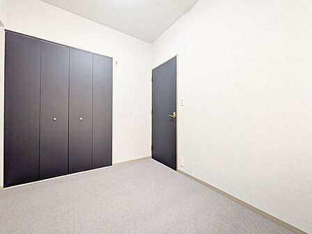 住まい選びは、価格や立地だけでなく、将来の暮らし方まで含めて考えることが大切です。今の段階で気になっていることを、まずスタッフに話してみてください