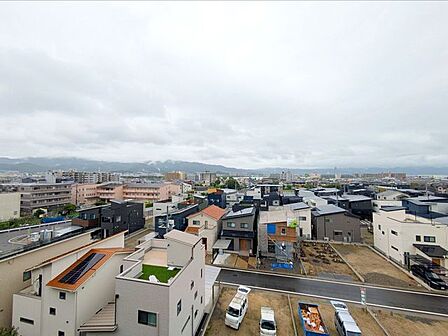 マイホームは一生に一度の大きな買い物だからこそ、納得いくまで情報を集めてほしいと思います。疑問はどんどんスタッフにぶつけてください