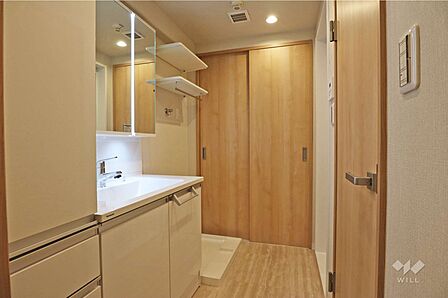 浴室シャワーの位置を自在に変更できるのがうれしいポイントです!