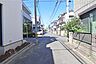 外観：物件の東側前面道路（南側から）［2026年9月25日撮影］