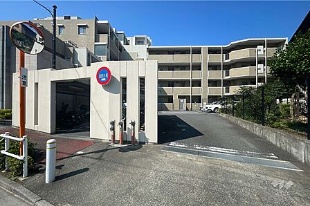 駐車場の出入口