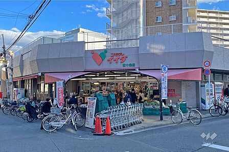 コモディイイダ(東十条店)の外観