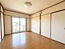 その他：子ども部屋やテレワークスペースなど、多目的に使える一部屋。明るさと使い勝手を兼ね備えています。