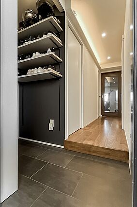 玄関/床のブラ...