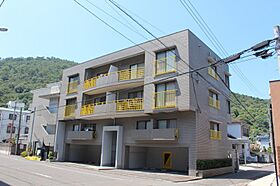 香川県高松市宮脇町二丁目28-1（賃貸マンション1K・1階・27.00㎡） その1