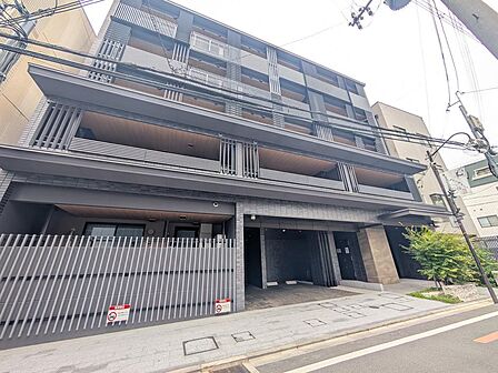 光井純アンドアソシエーツ建築設計事務所デザイン監修・「京町家の格子」や「京竹工芸」、「京つづら」といった京都ならではの伝統的建築様式の構成