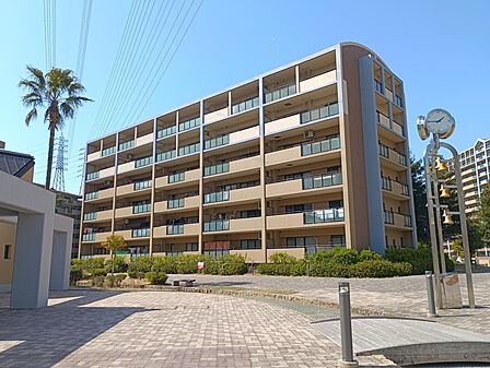 管理の行き届いた大規模分譲。共用エリアが広いので住環境がとても良く、小さなお子様も安全で安心して暮らせます。