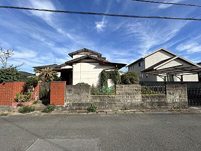 外観：周辺は高い建物が建っていないので、採光や開放性に恵まれた立地です♪