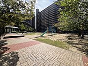 敷地内に公園があります
