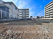 【Appearance】住む人を映し出す洗練された佇まいは、いつまでも輝き続けながらいつしか街の風景に溶け込んでいきます。(2025年7月撮影)