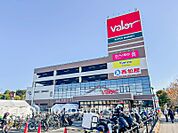 スーパーマーケットバロー横浜下永谷店まで600m 2025年11月オープン！主に中部地方を中心に展開している食品専門のスーパーの関東地方初進出店です。生鮮食品にこだわりがあります