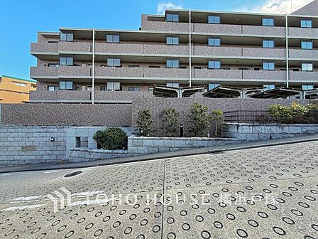 【Appearance】流行に左右されず、将来にわたって価値が継続する「上質」な佇まい。おしゃれな雰囲気や自然の潤い、親しみやすさといった個性を、街に新たな価値をもたらし続ける。