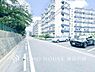 外観：【Frontal road】周辺環境とのコラボレーションにより明るく開放的な空間を演出しております。