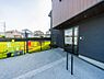 周辺：ぶれすと新横浜ほいくえん(1100m)違いを認めて学び合うを保育理念とし、グローバルな心を育む保育を実践。外国人の先生が常勤しており、日常的に英語に触れる機会があります。