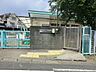 周辺：上永谷西保育園まで約700m。家庭的な雰囲気の中で、子どもの自主性や創造性を育む保育を大切にしています。地域との連携や自然体験を重視し、安心・安全な環境で子どもの成長を支えています。