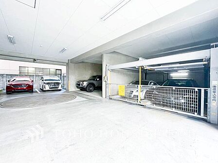 敷地内駐車場で安心と快適をプラス。移動も便利でスムーズ（空き状況はお問合せ下さい）