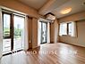 リビング/ダイニング：【Living room】ご家族やお客様との時間等、多くの時を刻む空間。何気なく過ぎる時でさえも上質な一時となる快適な空間を。