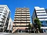 外観：【Appearance】洗練されたフォルムと美しい街並みに映える外観デザイン。住まう誇りを感じさせる、上質感あふれるレジデンス。