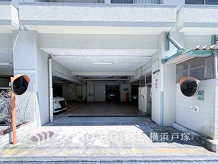 【Car space】敷地内に駐車スペースがあると日々の暮らしをスムーズに運ぶ事が出来ます。(空き状況はお問合せ下さい)