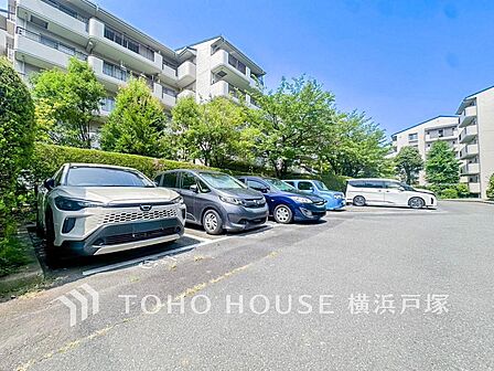 敷地内駐車場で安心と快適をプラス。移動も便利でスムーズ(空き状況はお問合せ下さい)