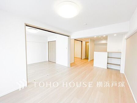 造りこんだ空間演出の妙が生み出す光と質のハーモニーはこの住宅のクオリティの良さを実感させてくれます。