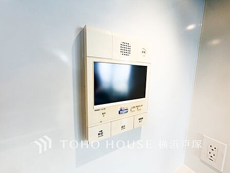 【TVモニタ付きインターホン】誰が来てもわかる様にモニター付きインターホンを設置。快適と安らぎを合わせた優しい設計。