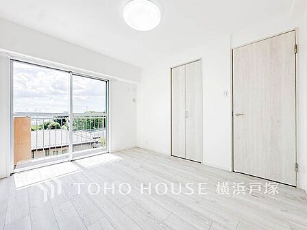 【Room】一日の疲れを癒やしてくれる主寝室。時を忘れて過ごす場所として過ごせるお部屋。