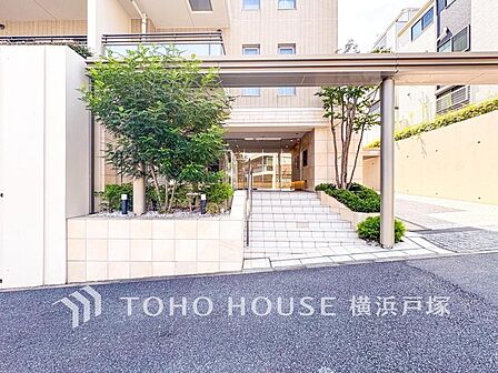 訪れる方へ古来からの伝統美を伝えてくれる空間です。温故知新のコンセプトを静かに力強く表現しています。