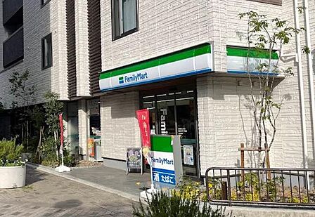 ファミリーマート都筑中川一丁目店まで約672m