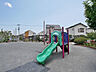 周辺：森五丁目公園（800ｍ）広い広場に複合滑り台や砂場、ロッキング遊具などの遊び場があり子どもが多様に遊べます。休憩用ベンチも数カ所設置されています。周辺にコンビニ等の買い物場所もあり便利です