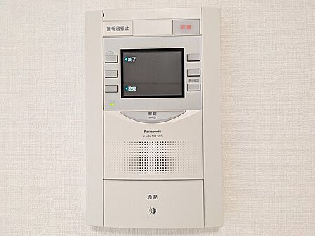 来訪者の姿が確認できて安心なモニター付きインターホン