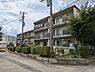 外観：駅まで平坦な道のりで通勤・通学も便利