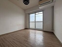 阪急京都本線 西院駅 バス11分 光華女子学園前下車 徒歩8分の賃貸マンション 4階ワンルームのリビング/ダイニング