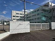 高槻市立城南中学校 徒歩5分。 360m