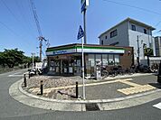 ファミリーマート井高野駅前店 徒歩8分。 640m