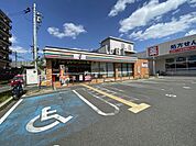 セブンイレブン東淡路1丁目店 徒歩8分。 590m