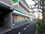 ファミリーマート　吹田内本町店 徒歩4分。 270m