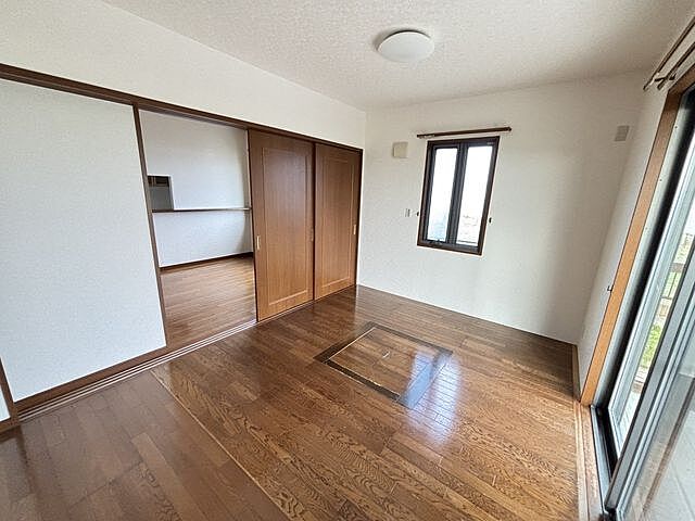 室内 筑西市横塚