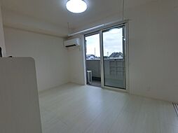 イリス デ マレ 2階1LDKのリビング/ダイニング