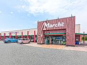 マルシェ下浜田店 884m